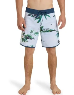 Quiksilver Surfsilk Scallop 18 Boardshorts In Sky Way Island Breeze