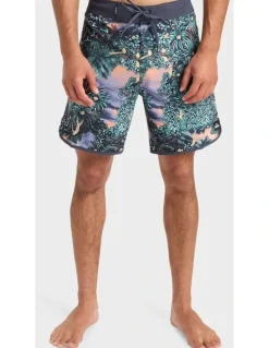 Quiksilver Surfsilk Scallop 18 Board Shorts in Black