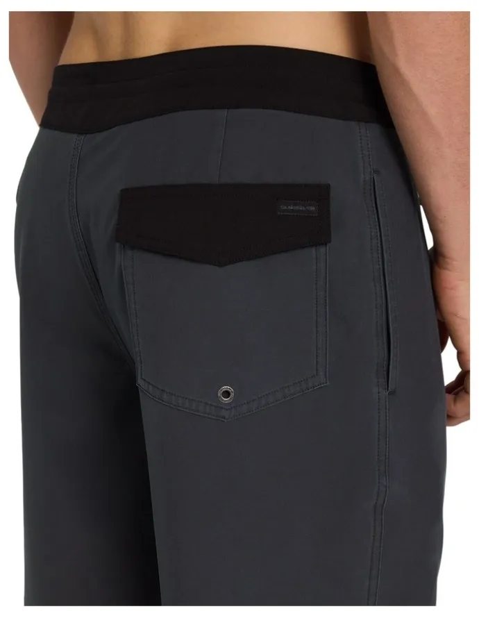 Quiksilver Surfsilk Street Trunk 18 Boardshorts In Black