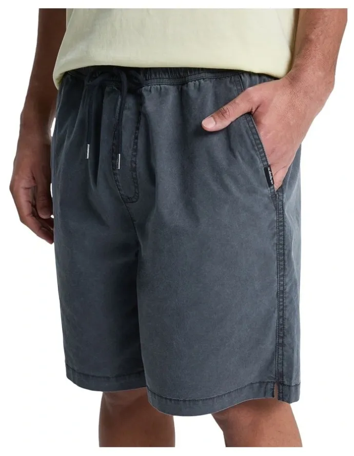 Quiksilver Taxer Walkshorts 19 in Black