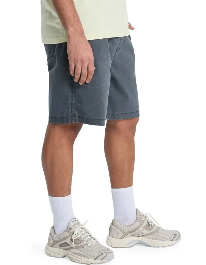 Quiksilver Taxer Walkshorts 19 in Black