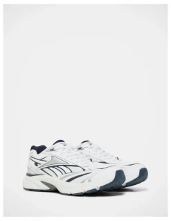 Reebok Belwave Sneakers in White