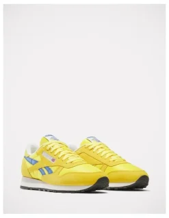 Reebok Classic Leather Sneakers in Yellow