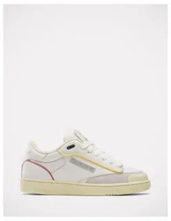 Reebok Club C Bulc Sneakers in Chalk