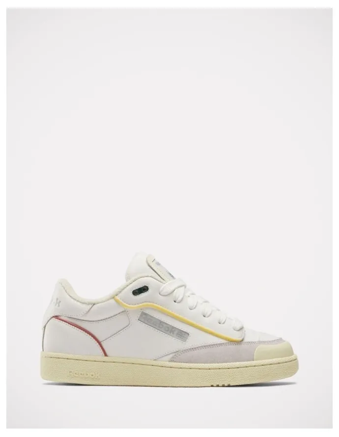 Reebok Club C Bulc Sneakers in Chalk