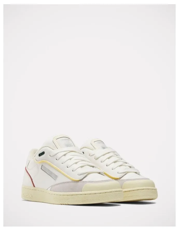 Reebok Club C Bulc Sneakers in Chalk