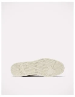 Reebok Court Advance Sneakers in Beige