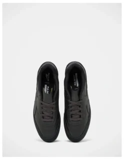 Reebok Finale Sneakers in Black