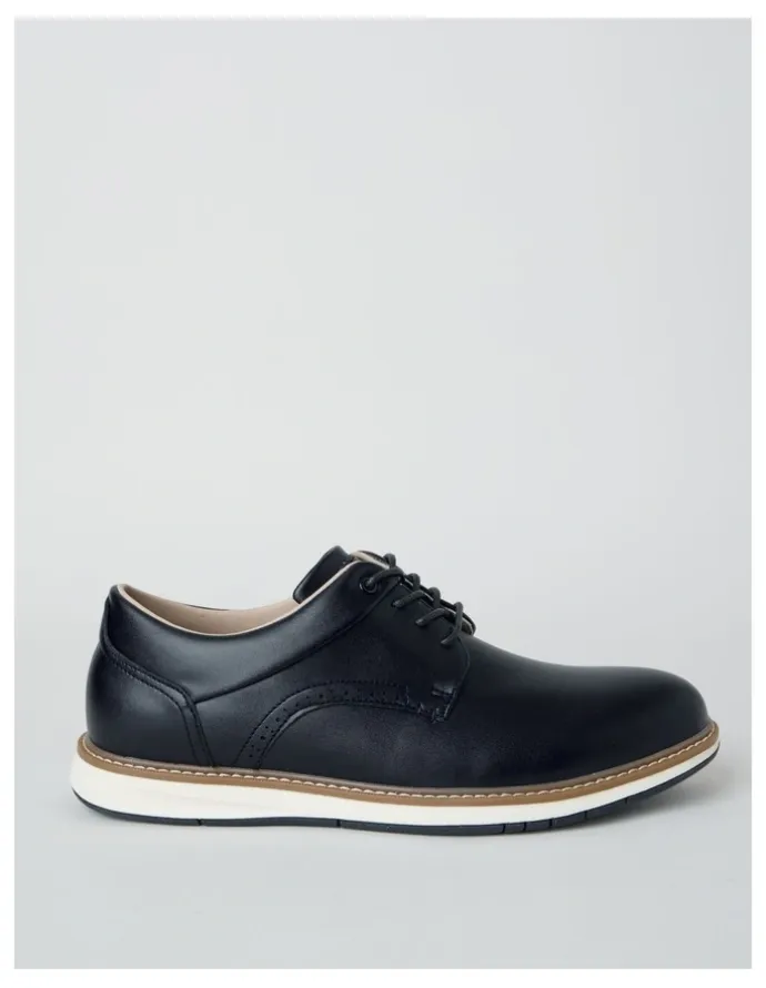 Regatta Storm Comfort Leather Lace Up in Black