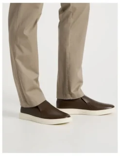Regatta Warren Leather Loafer in Brown