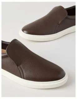 Regatta Warren Leather Loafer in Brown