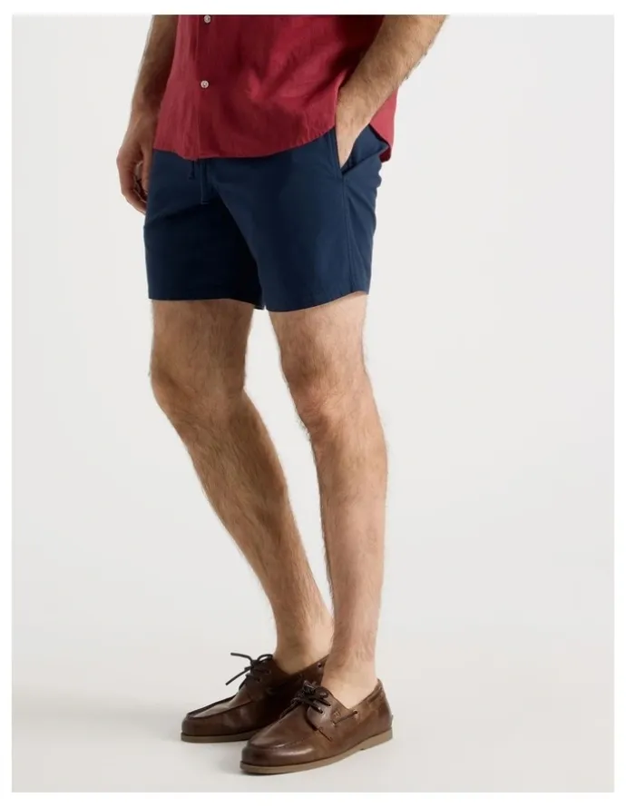 Regatta Deck Short in Navy