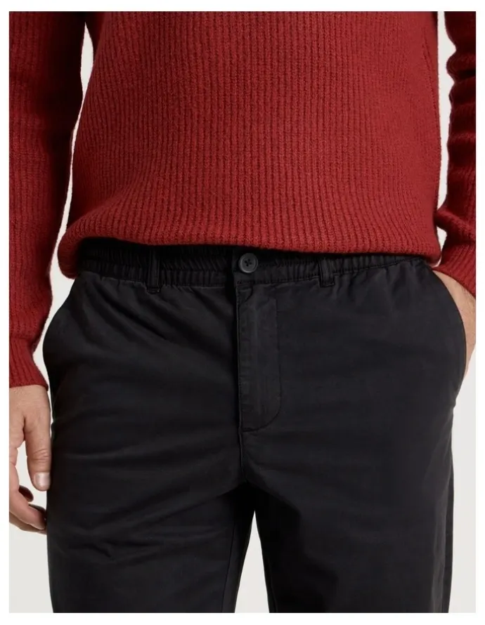 Regatta Elasticated Waist Pant in Black