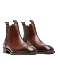 Rodd & Gunn Farmlands Chelsea Boot in Chestnut