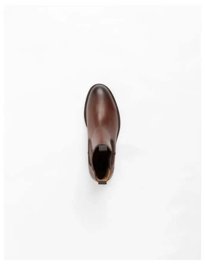 Rodd & Gunn Granity Chelsea Boots in Cognac