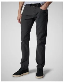 Rodd & Gunn Motion 2 Straight Jeans Shorts in Leg Coal