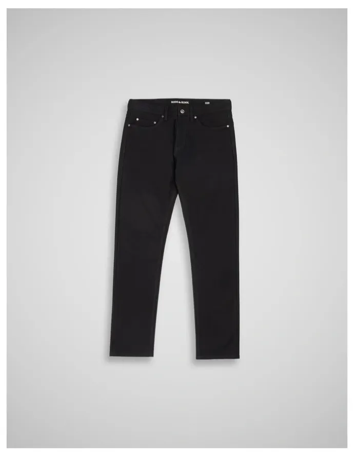 Rodd & Gunn Motion 2 Straight Jean Short Leg Onyx in Black