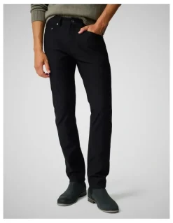 Rodd & Gunn Motion 2 Straight Jean Short Leg Onyx in Black