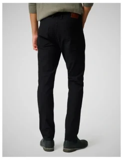 Rodd & Gunn Motion 2 Straight Jean Short Leg Onyx in Black