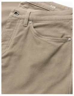 Rodd & Gunn Motion 2 Straight Jean Long Leg in Sable