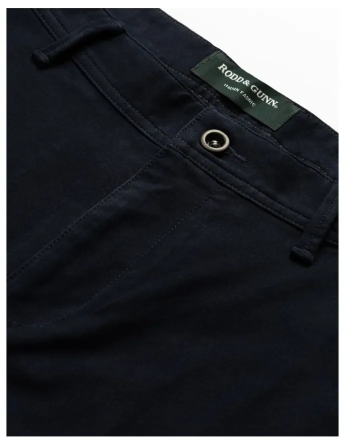 Rodd & Gunn Thomas Road 2.0 Chino Pant Regular Leg in Navy