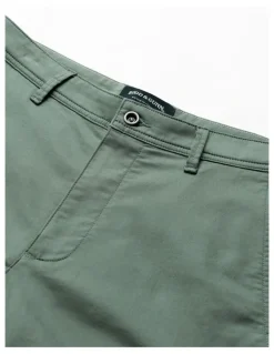 Rodd & Gunn Tongariro Sports Fit 9 Inch Short in Evergreen