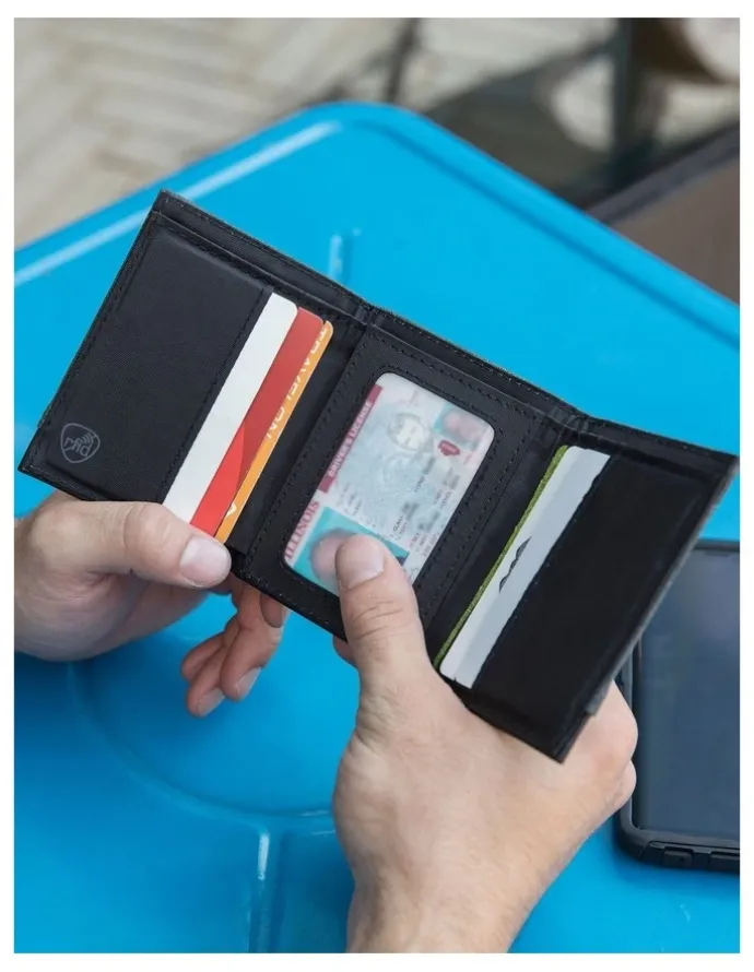 Travelon RFID Blocking Trifold Wallet in Black