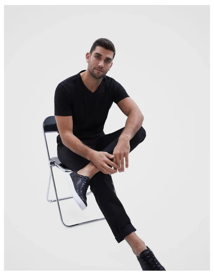 Unison Classic V Neck T Shirt in Black