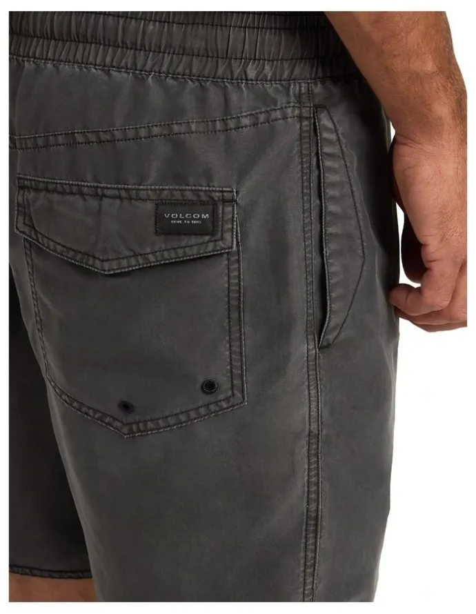 Volcom Center 17 Trunk in Black