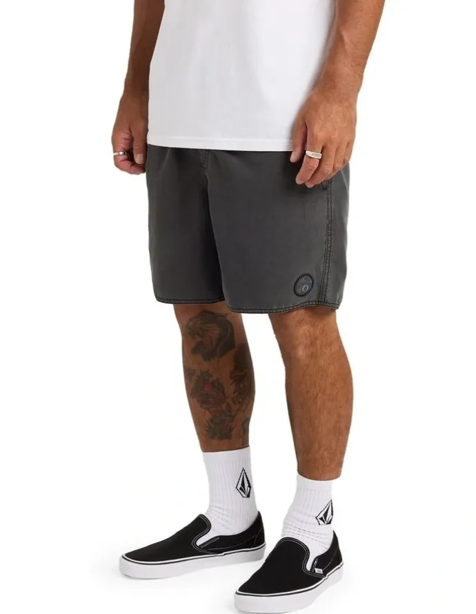 Volcom Center 17 Trunk in Black