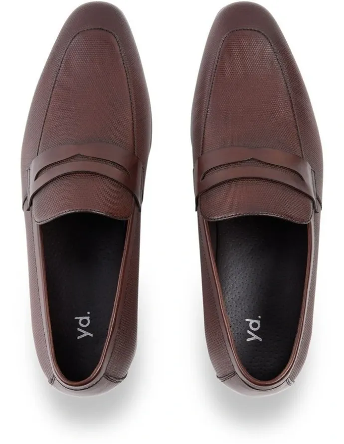 yd. Beau Textured Leather Loafer in Chestnut