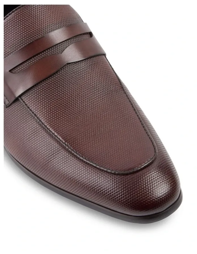 yd. Beau Textured Leather Loafer in Chestnut