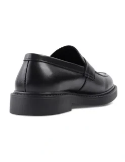 yd. Nolan Penny Leather Loafer in Black