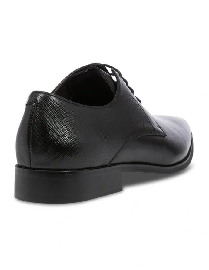 yd. Richie Textured Shoe in Black