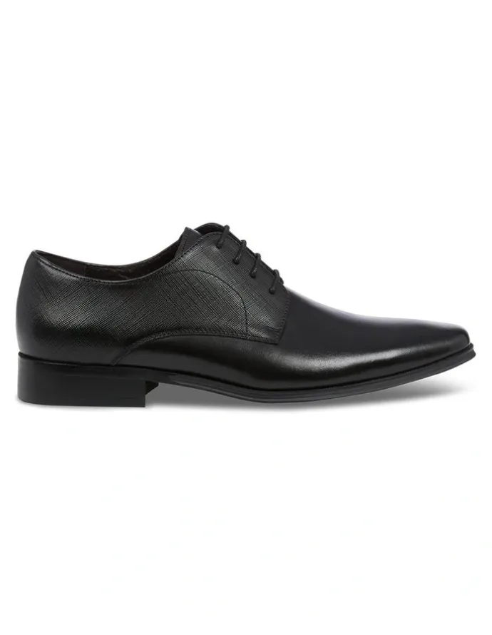 yd. Richie Textured Shoe in Black