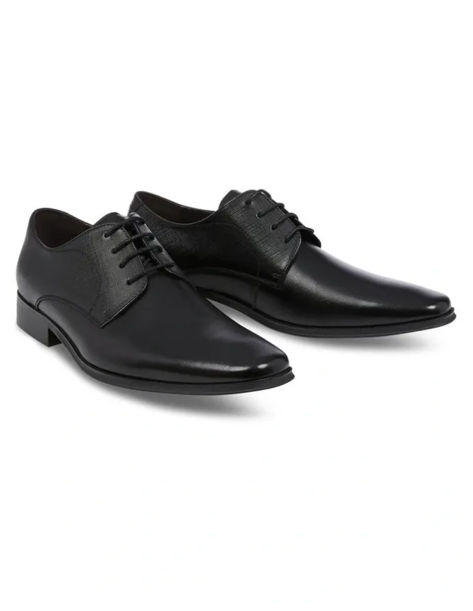 yd. Richie Textured Shoe in Black