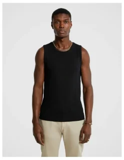 yd. Atwood Singlet in Black