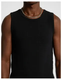 yd. Atwood Singlet in Black
