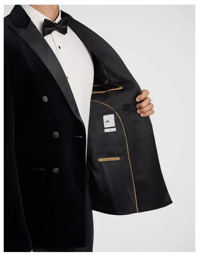 yd. Benedict Double Breasted Velvet Blazer in Black