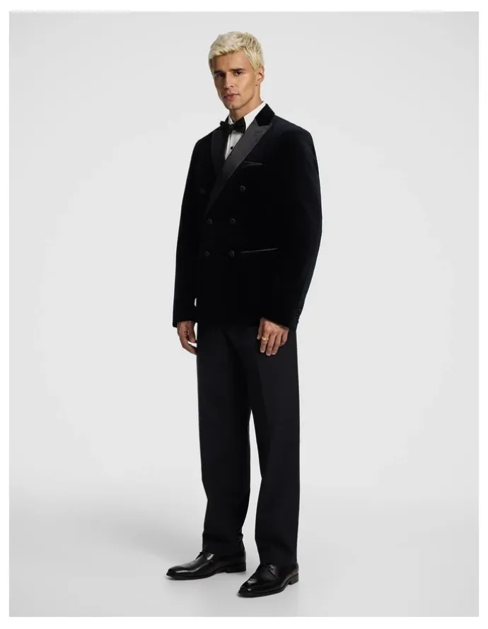 yd. Benedict Double Breasted Velvet Blazer in Black