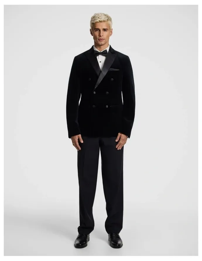 yd. Benedict Double Breasted Velvet Blazer in Black