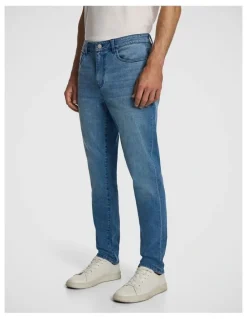 yd. Duke Slim Jean in Light Wash