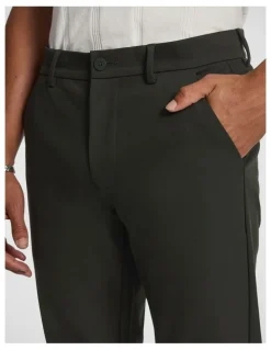 yd. Energy Hyper Stretch Skinny Chino in Green