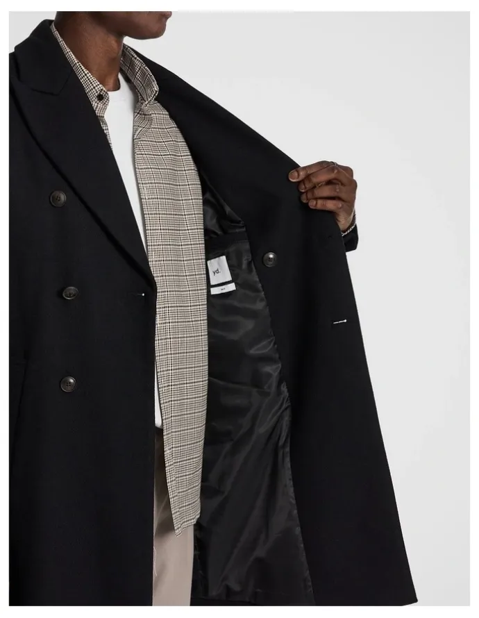 yd. Montana Db Coat in Black