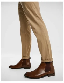 yd. New York Chelsea Boot in Brown