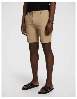 yd. Performance Stretch Short in Natural