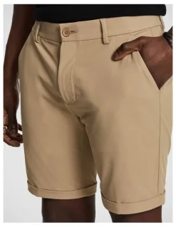 yd. Performance Stretch Short in Natural