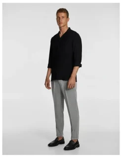 yd. Roman Shirt in Black